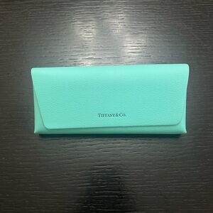 Tiffany & Co. Blue Wallet Sleek Minimalist Design